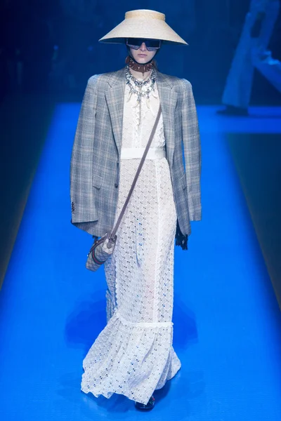 Look 40